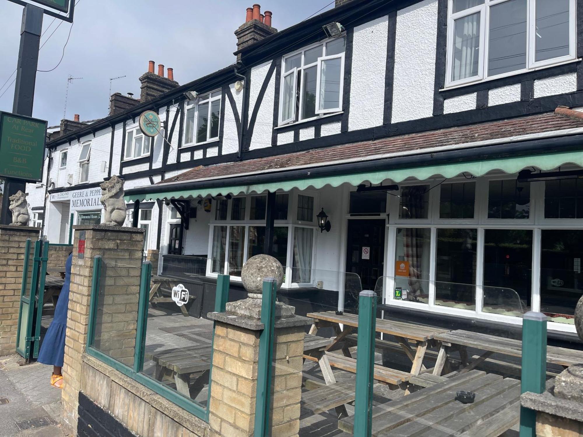 The Pheasant Inn Dunstable Exterior photo