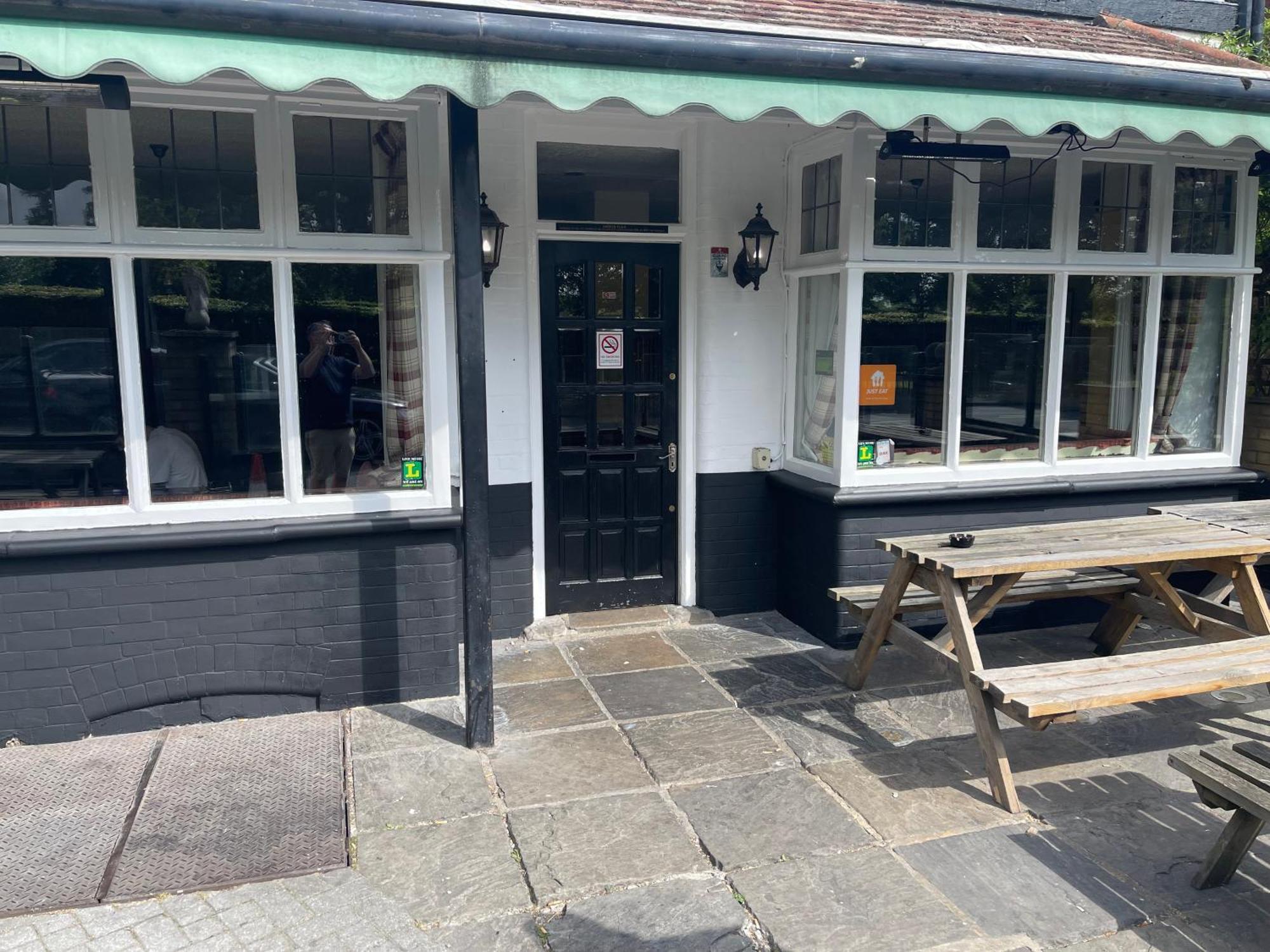 The Pheasant Inn Dunstable Exterior photo